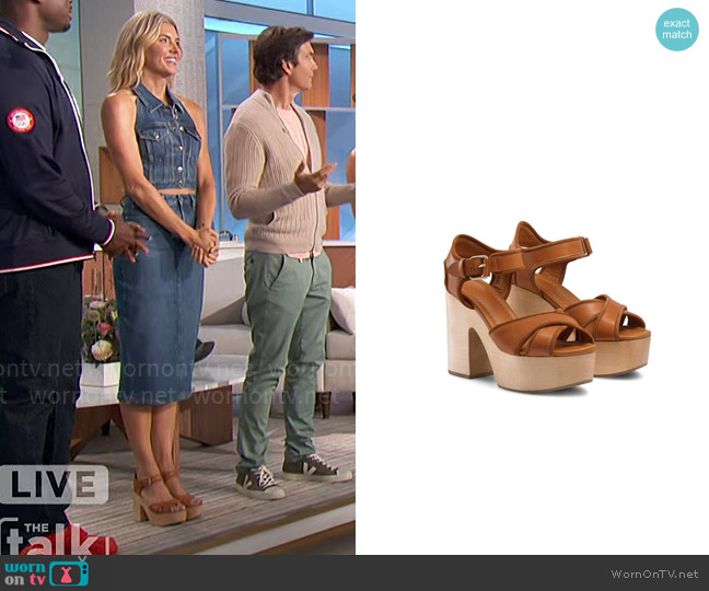 Me + Em 70s Clog Sandal worn by Amanda Kloots on The Talk