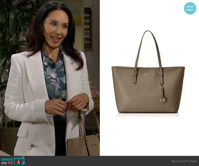 MICHAEL Michael Kors Jet Set Medium Tote in Dark Dune worn by Li Finnegan (Naomi Matsuda) on The Bold and the Beautiful