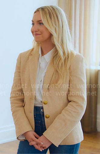 Savannah's beige herringbone blazer on Owning Manhattan