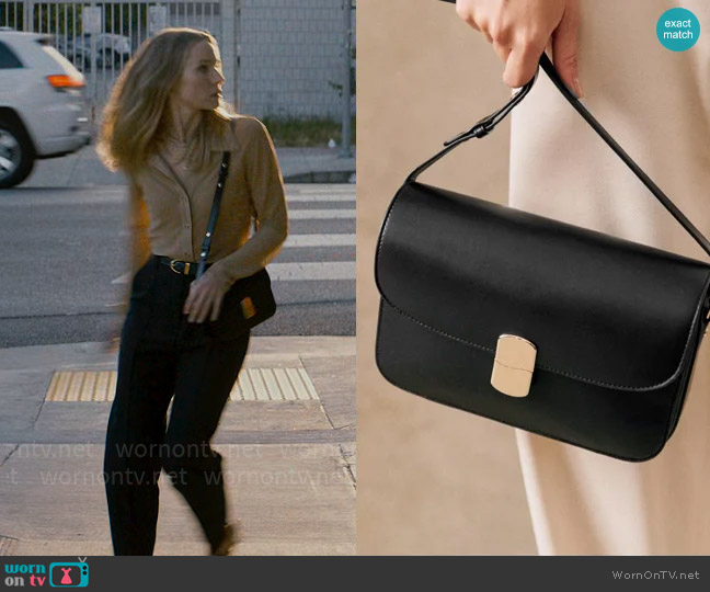 Sezane Milo Classic Bag in Smooth Black worn by Joanne (Kristen Bell) on Nobody Wants This