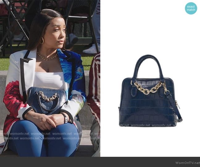 Zara Chain Mini City Bag worn by Tina Hicks (Shelli Boone) on All American Homecoming