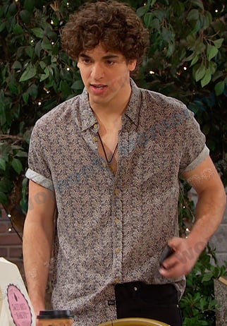 Aaron's geometric print shirt on Days of our Lives