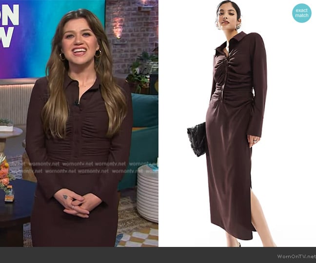 ASOS Slinky ruched waist midi shirt dress in chocolate worn by Kelly Clarkson on The Kelly Clarkson Show