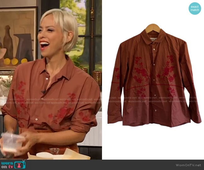 Caron Callahan Alice Shirt in Clay Teacup Floral worn by Pilar Valdes on The Drew Barrymore Show