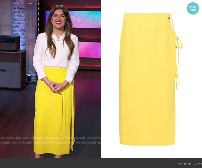 Emilia Wickstead Reve midi column skirt worn by Kelly Clarkson on The Kelly Clarkson Show