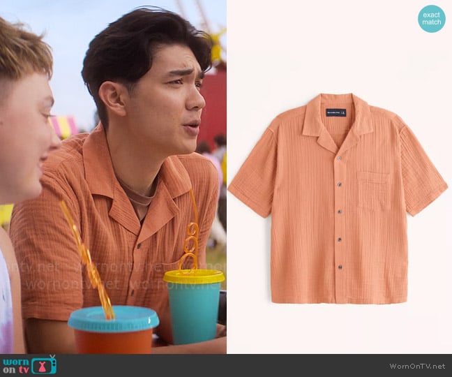 Abercrombie & Fitch Camp Collar Gauzy Button-Up Shirt in Orange worn by Tao Xu (William Gao) on Heartstopper