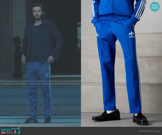 John’s blue track pants on American Horror Stories