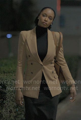 Andrea's beige blazer on The Lincoln Lawyer