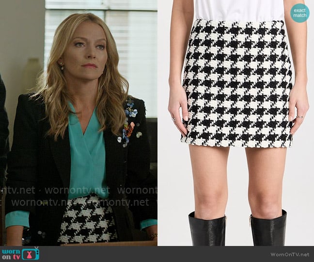 Anine Bing Ada Black and White Houndstooth Skirt worn by Lorna Crane (Becki Newton) on The Lincoln Lawyer