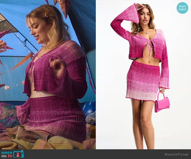 ASOS Design Knitted tie front top and skirt co ord in ombre pink worn by Imogen Heaney (Rhea Norwood) on Heartstopper