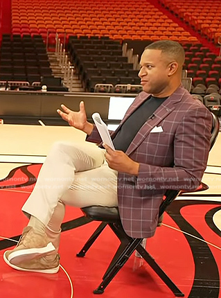 Craig Melvin's beige suede shoes on Today