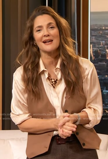 Drew's beige vest and check pants on The Drew Barrymore Show