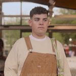 Isaac’s bege overalls on Heartstopper