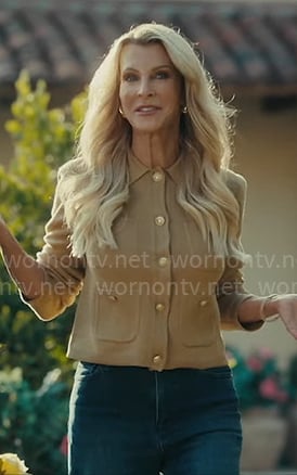 Joan's beige cardigan on Quaker Oats commercial