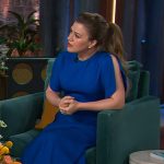 Kelly’s blue split sleeve dress on The Kelly Clarkson Show