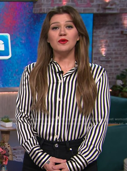 Kelly's striped shirt on The Kelly Clarkson Show