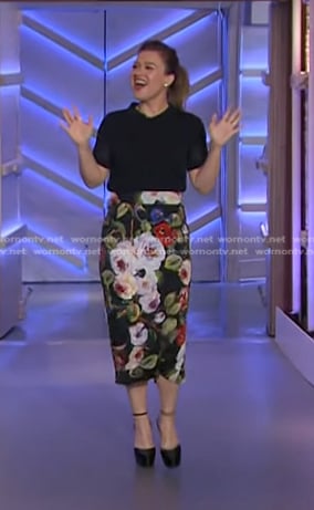 Kelly's floral pencil skirt on The Kelly Clarkson Show