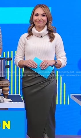 Lori’s green leather skirt on Good Morning America