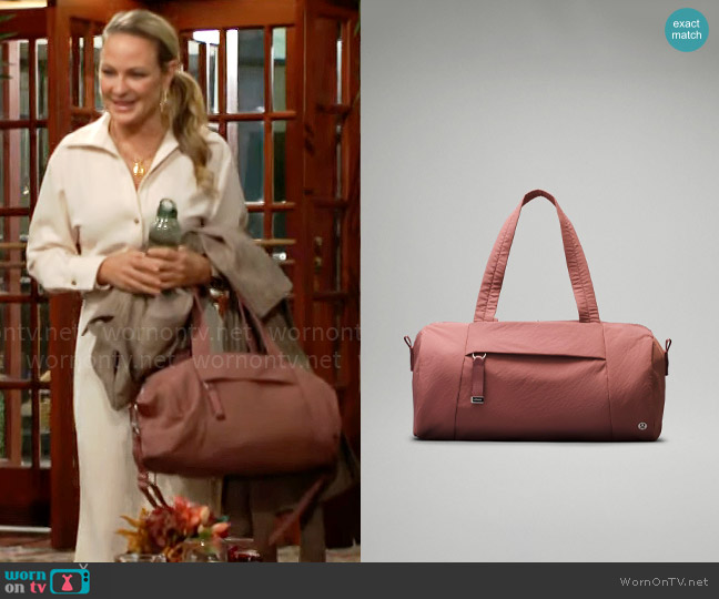 Lululemon On My Level Barrel Duffle Bag worn by Sharon Newman (Sharon Case) on The Young and the Restless