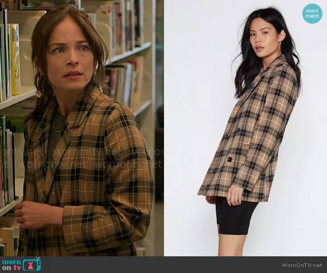 Nasty Gal Check Me Relaxed Blazer worn by Cassandra Lee (Kristin Kreuk) on Murder in a Small Town