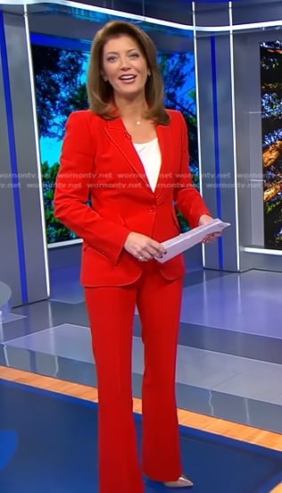 Norah's red suit on CBS Evening News