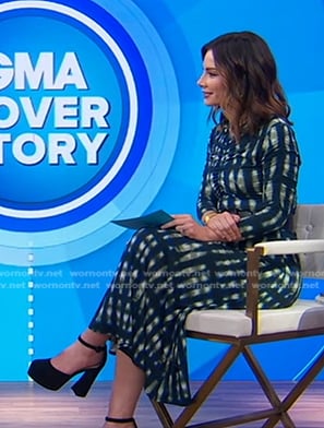 Rebecca's black suede platform pumps on Good Morning America