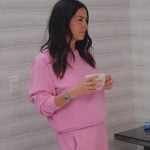 Rebecca’s pink sweatshirt and sweatpants on The Real Housewives of New York City