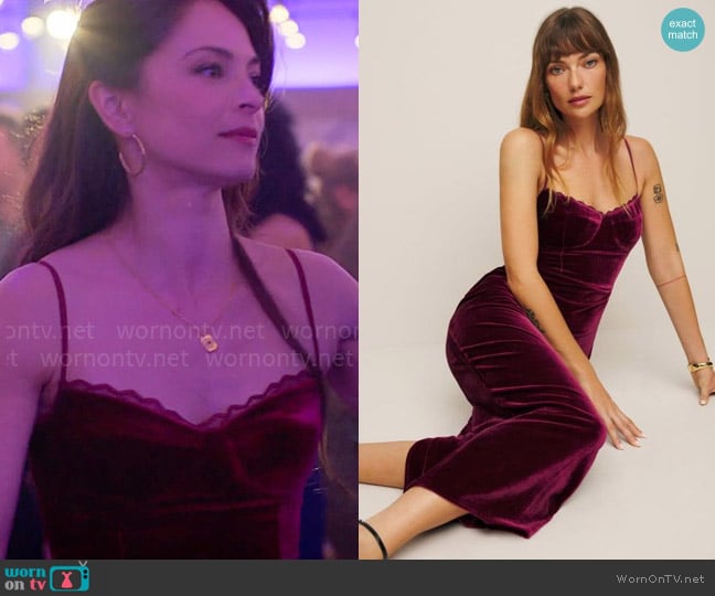 Reformation Pennington Dress in Chianti Velvet worn by Cassandra Lee (Kristin Kreuk) on Murder in a Small Town