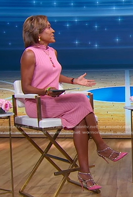 Robin's pink studded heel pumps on Good Morning America