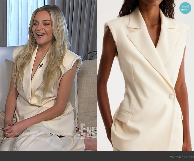 Rohe Sleeveless blazer worn by Kelsea Ballerini on E! News