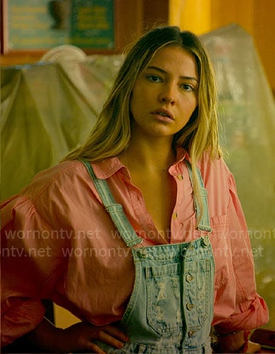 Sarah’s pink oversized shirt and short denim overalls on Outer Banks