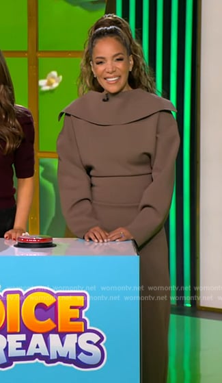 Sunny's brown folded neck dress on The View