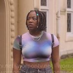 Tara’s blurred print crop top and mini skirt on Heartstopper