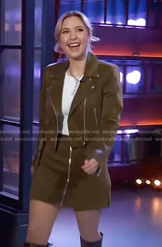 Taylor Tomlinson's green moto jacket and skirt on The Kelly Clarkson Show