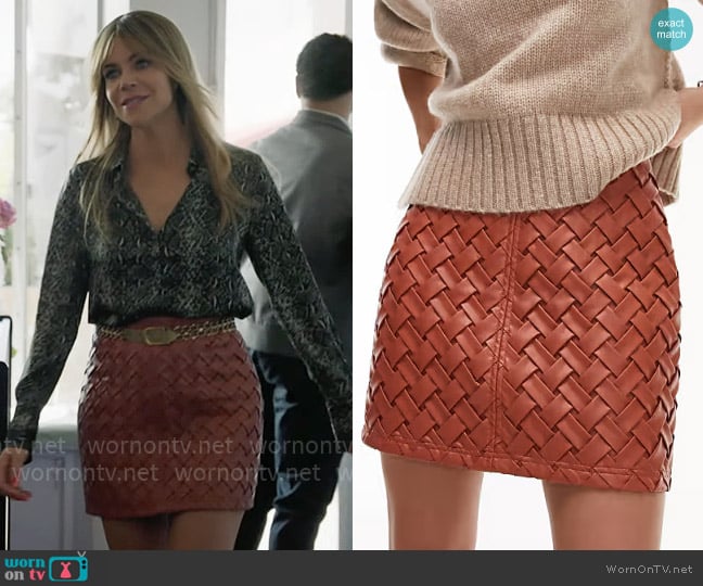 Topshop Premium Weave Mini Skirt in Terracotta worn by Morgan Gillory (Kaitlin Olson) on High Potential