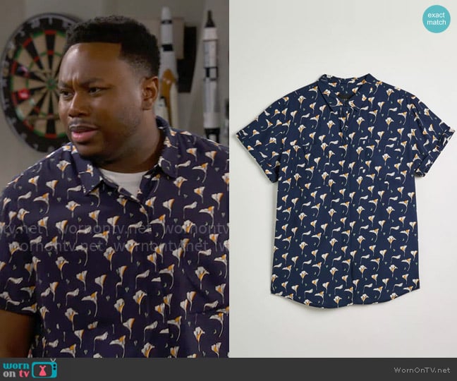 Marty’s navy flower print shirt on The Neighborhood