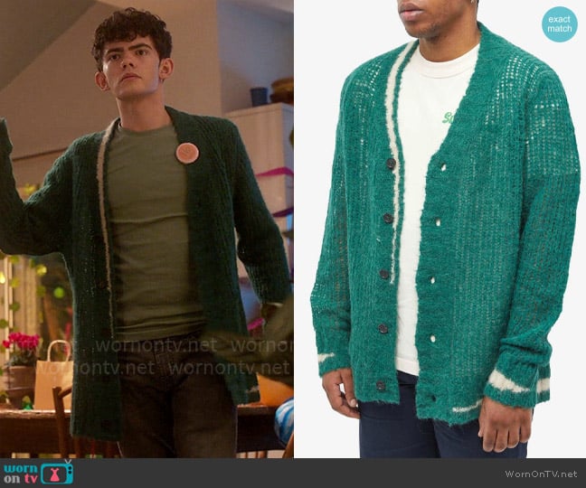 Charlie’s green cardigan with white stripe on Heartstopper