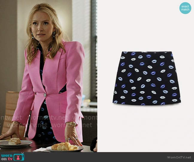 Zara Printed Mini Skirt worn by Lorna Crane (Becki Newton) on The Lincoln Lawyer