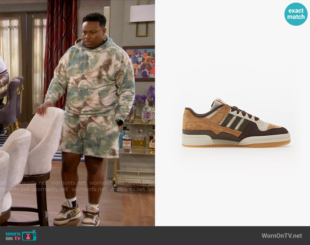 Adidas Forum Low 84 in Branch Brown worn by Marty (Marcel Spears) on The Neighborhood