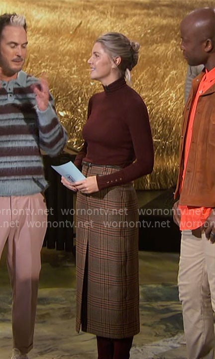 Amanda's burgundy turtleneck and plaid skirt on The Talk