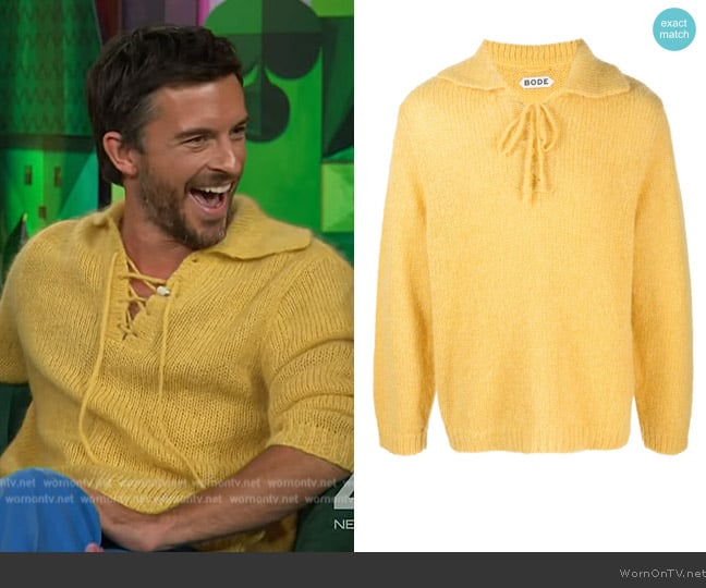 Jonathan’s yellow sweater on The Kelly Clarkson Show