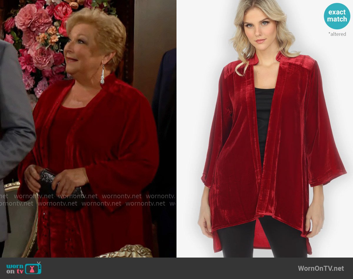 Citron Silk Blend Velvet Kimono worn by Traci Abbott (Beth Maitland) on The Young and the Restless