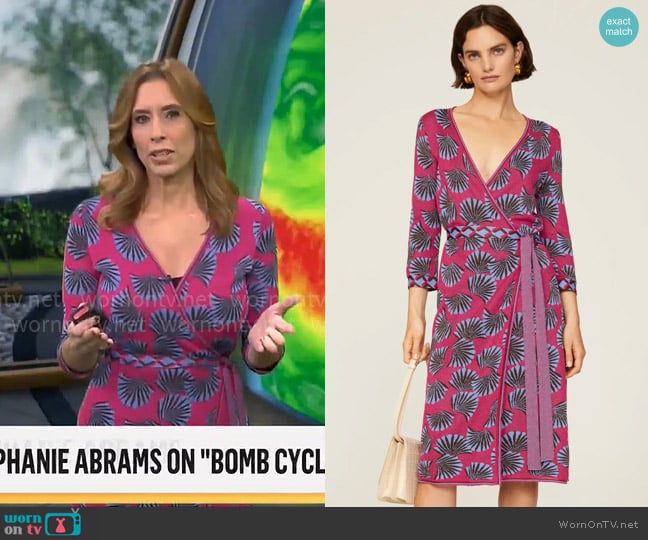 Stephanie Abrams’ pink fan print wrap dress on CBS Mornings