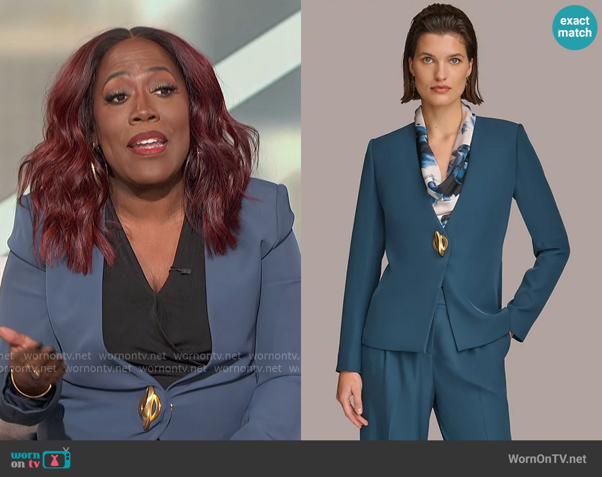 Donna Karan Collarless Turnlock Blazer worn by Sheryl Underwood on The Talk