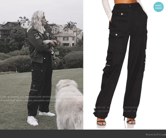 Gina’s black cargo pants on RHOC