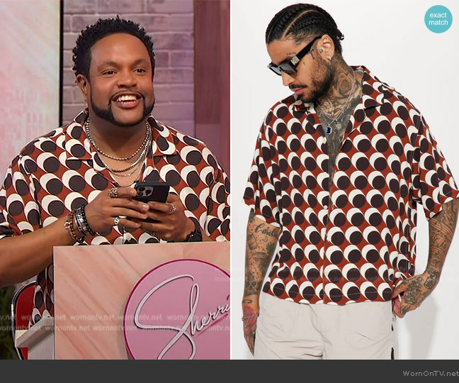 Fashion Nova In My Orbit Short Sleeve Button Up worn by Jawn Murray on Sherri