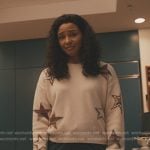 Kaya’s star print sweatshirt on Elsbeth