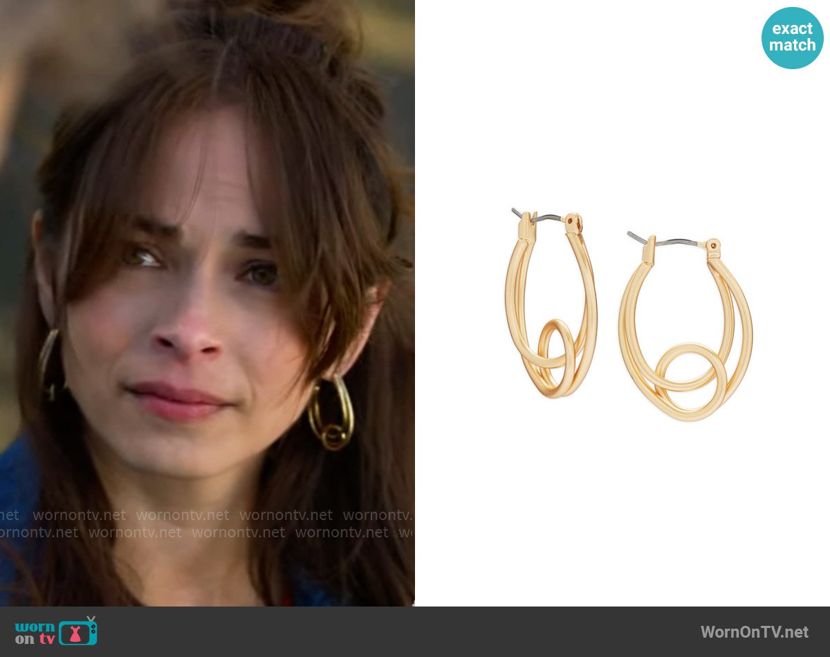 Cassandra’s gold hoop earrings on Murder in a Small Town