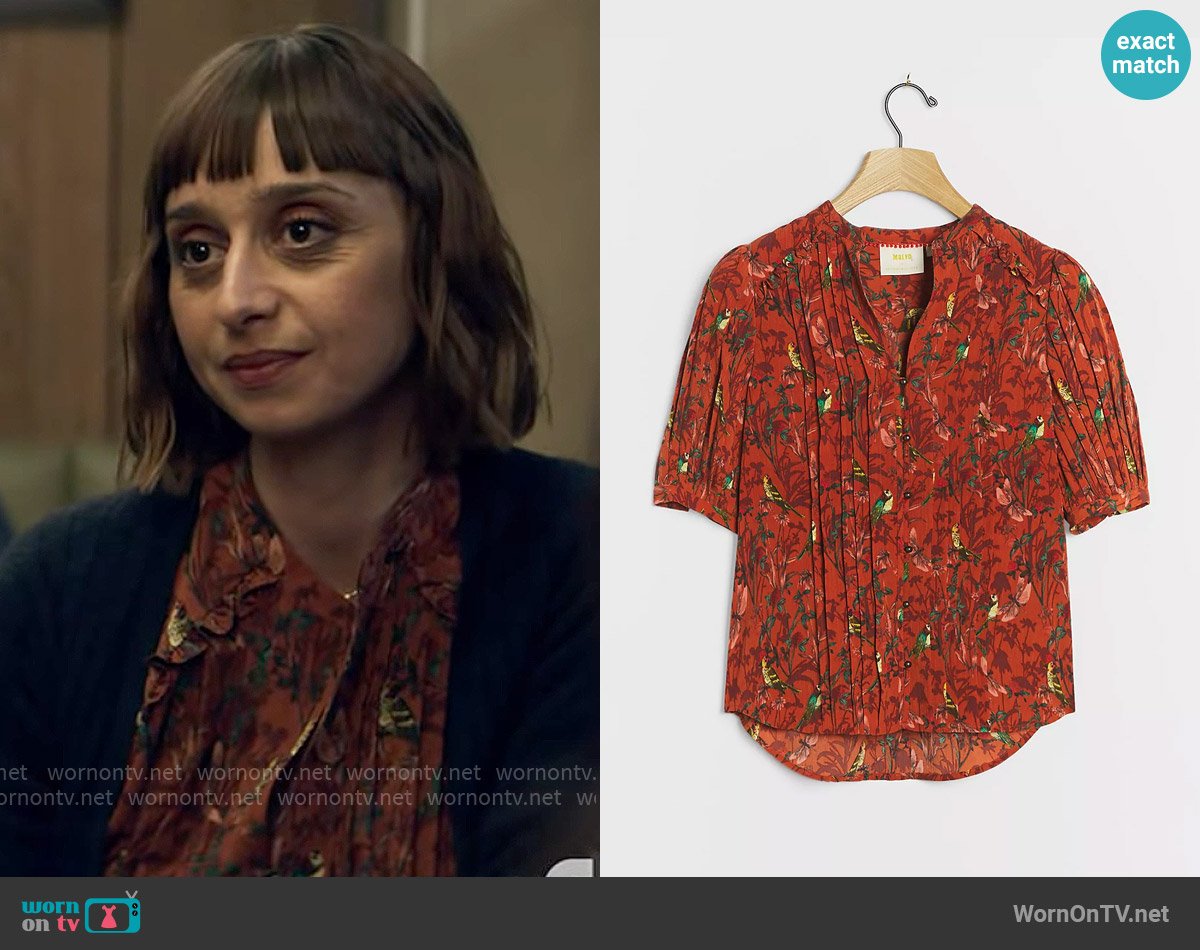 Maeve at Anthropologie Liliana Pleated Buttondown worn by Chrissy Beppo (Sofia Hasmik) on Superman and Lois