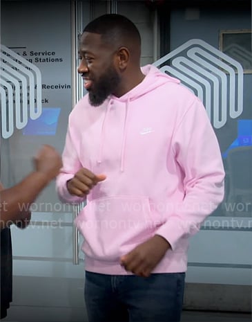 Malcolm's pink hoodie on The Neighborhood